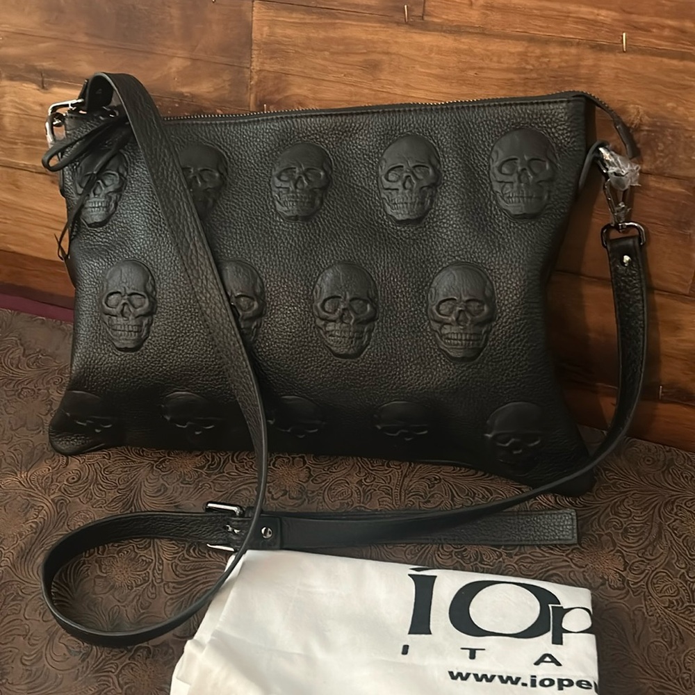 IO PELLE NWT Made In Italy Leather Skull Embossed Pouch Bag Crossbody Purse